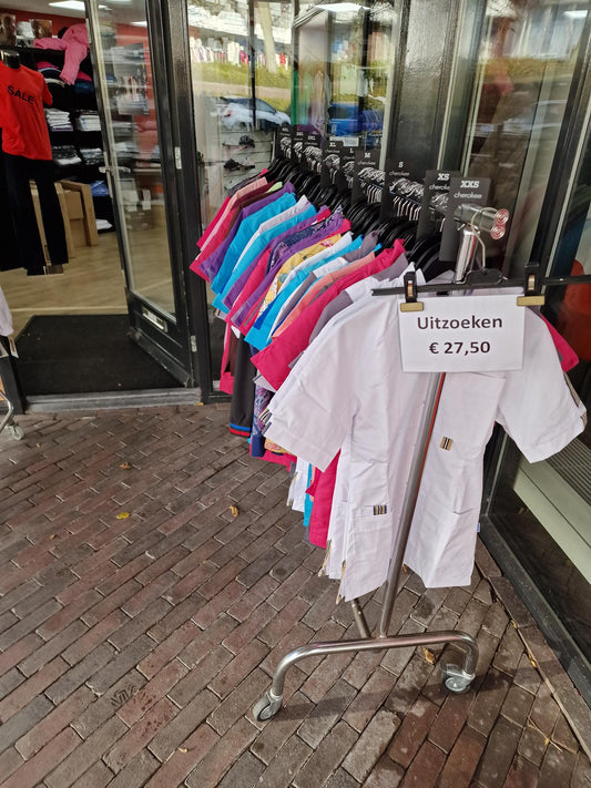 UITVERKOOP Zorgjas wit en gekleurd (na contact via Facebook of Whatsapp) - Zorgkleding.nl