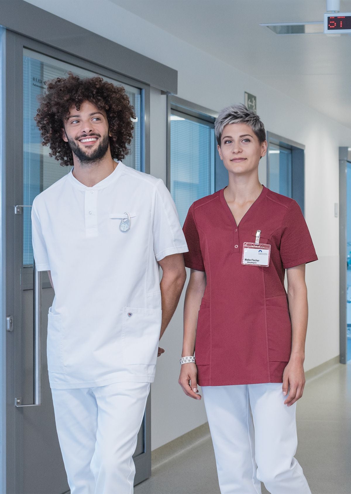 BP unisex zorgtuniek in wit met piqué-inzetstukken en optimale bewegingsvrijheid