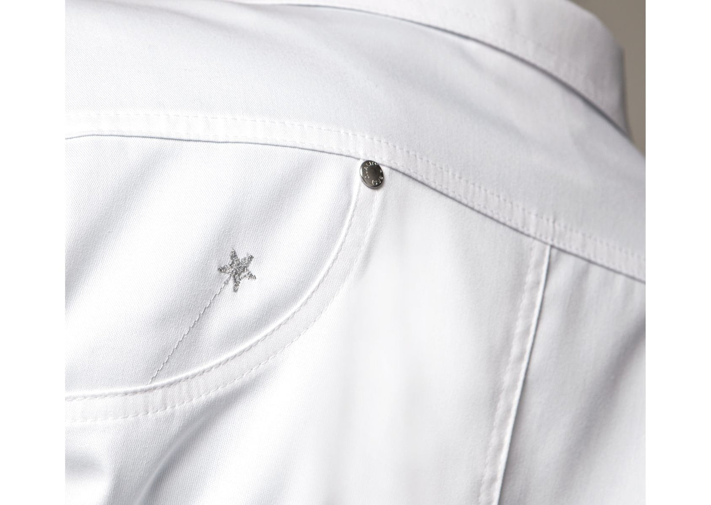 BP lange stretch damesjas met liggende kraag, drukknoopsluiting en elastische stof voor professioneel gebruik