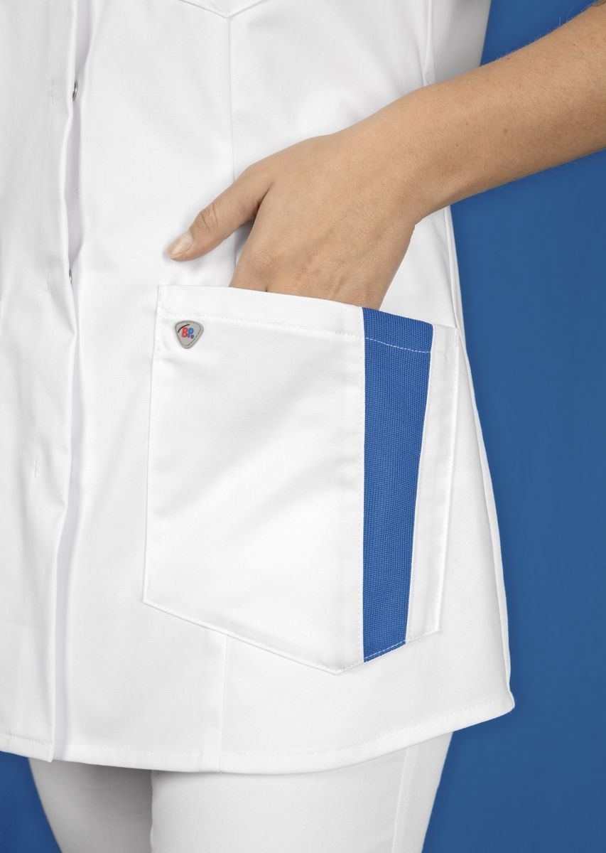 BP stretch dames zorgtuniek wit met azuurblauw met ademende stof en flexibele inzetstukken