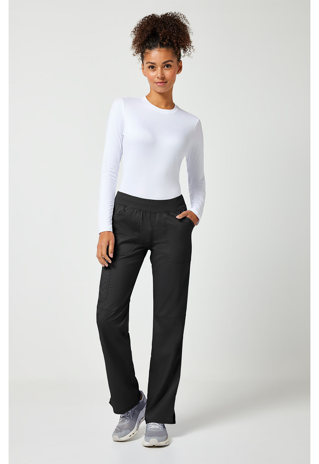 Cherokee Workwear Pull-on broek met middelhoge taille en rechte pijpen met elastische tailleband en cargozak WWE110