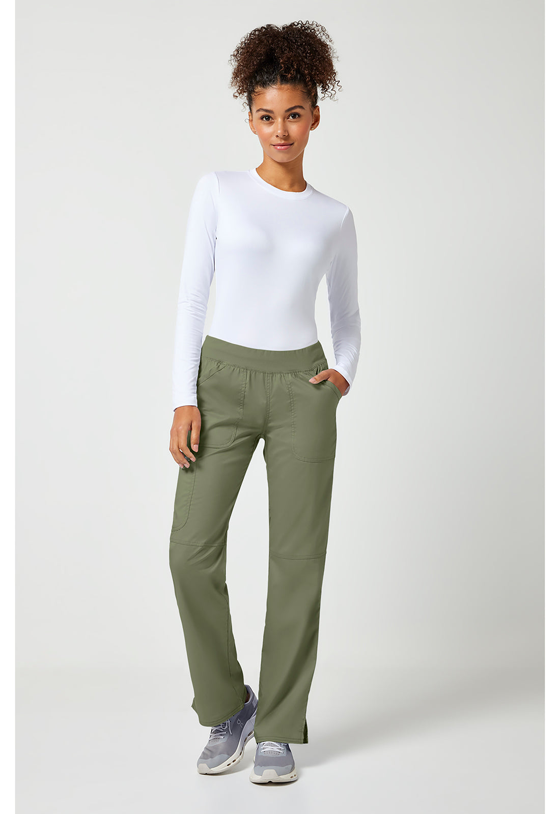 Cherokee Workwear Pull-on broek met middelhoge taille en rechte pijpen met elastische tailleband en cargozak WWE110